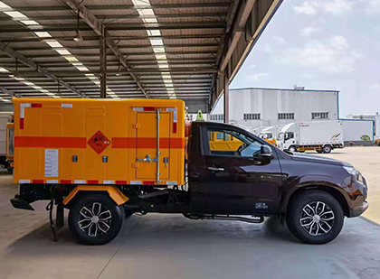 宣威爆破器材运输车