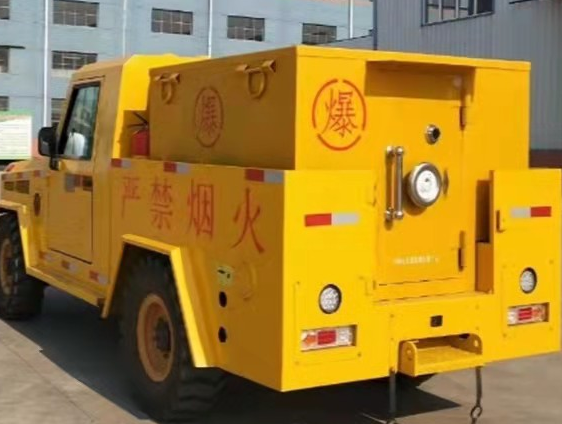 宣威凯龙爆破器材运输车：保障爆破任务的安全运行